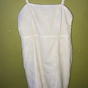 White dress with pineapple print / size large